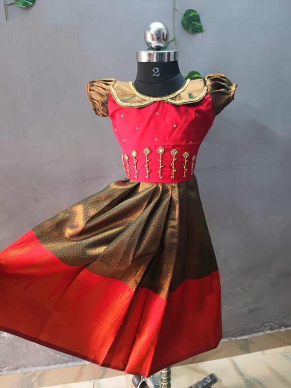 Traditional Wear Pattu Pavadai