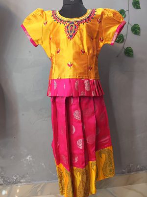 Pattu Pavadai Chattai