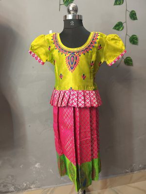 Pattu Pavadai Chattai